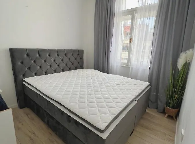 Apartman New Stylish & Modern Studio Apart - With Sea View