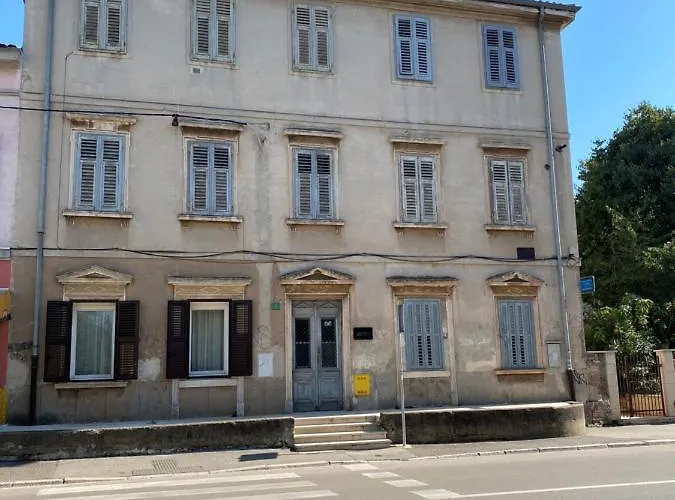 New Stylish & Modern Studio Apart - With Sea View Apartman Pula