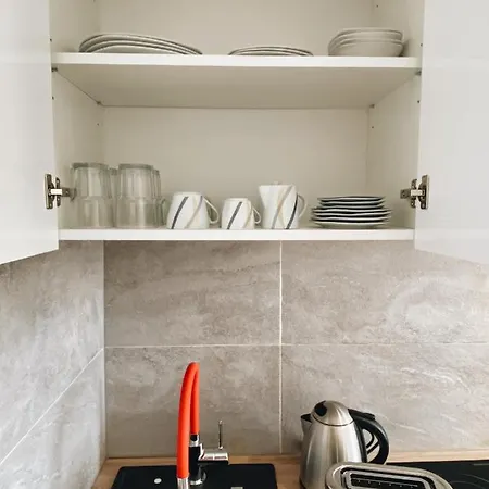 New Stylish & Modern Studio Apart - With Sea View Διαμέρισμα