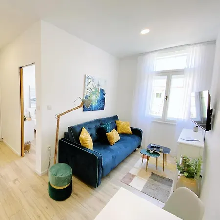 New Stylish & Modern Studio Apart - With Sea View Apartment Pula