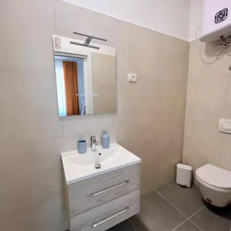 Apartment New Stylish & Modern Studio Apart - With Sea View