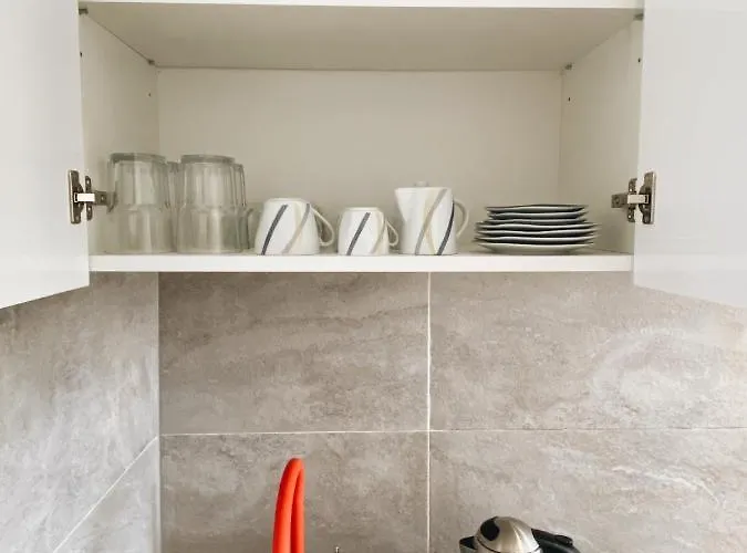 New Stylish & Modern Studio Apart - With Sea View Appartement